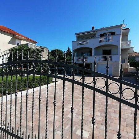 Apartments Petin Задар Екстериор снимка